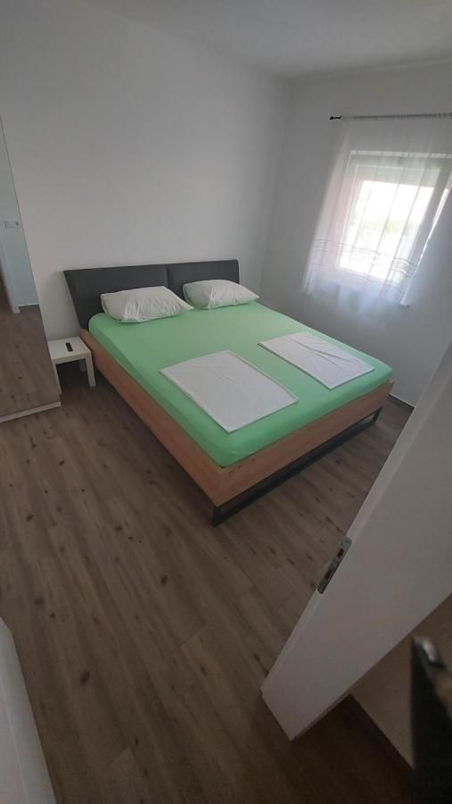 Apartmani Mlinar - Two Bedroom Apartment With Seaview Grebaštica Zewnętrze zdjęcie