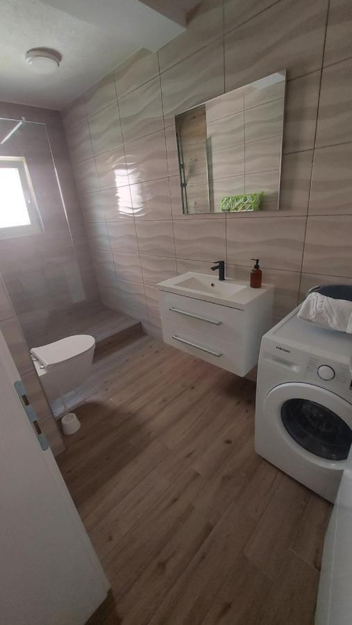 Apartmani Mlinar - Two Bedroom Apartment With Seaview Grebaštica Zewnętrze zdjęcie