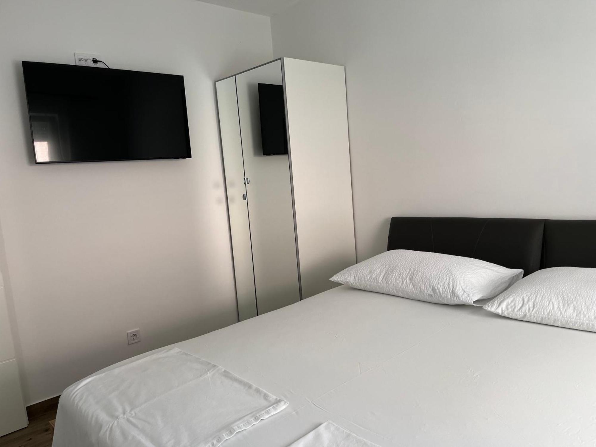 Apartmani Mlinar - Two Bedroom Apartment With Seaview Grebaštica Zewnętrze zdjęcie